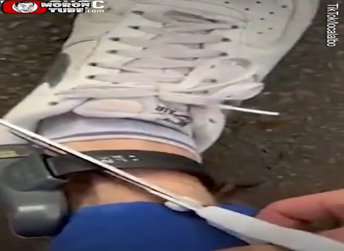 Video :Trend Tiktok - It's really simple to take off your electronic wristband!